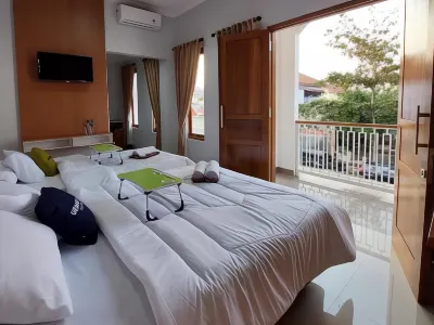 Urbanview Syariah Loji Arum Stasiun Klaten by RedDoorz Hotels in Central Klaten