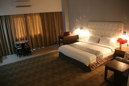 Ritz Garden Hotel Manjung Отели рядом с достопримечательностью «Open University Malaysia»