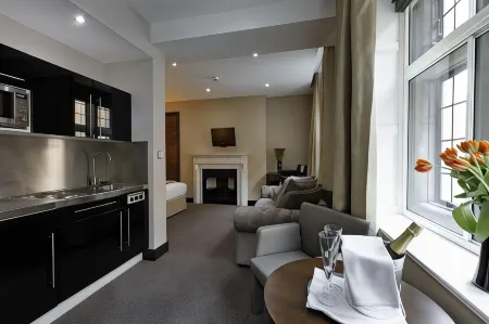 Wellington Hotel by Blue Orchid