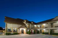 Howard Johnson by Wyndham San Marcos فنادق في Martindale