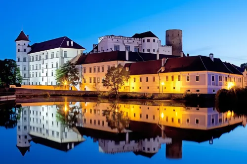 Hotel Concertino Zlatá Husa Hôtels à : Jindrichuv Hradec