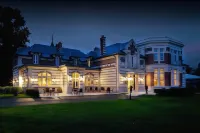 Domaine des Roches Hotels in Gien