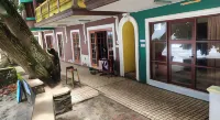 Kondominium Lippo Carita Selatan