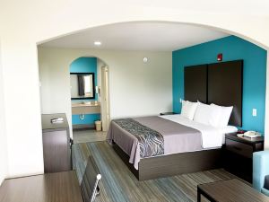Americas Best Value Inn and Suites Mont Belvieu