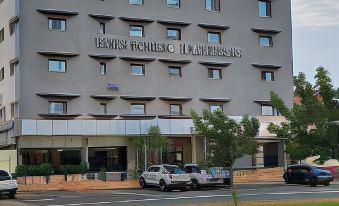 Seasons Apartments
