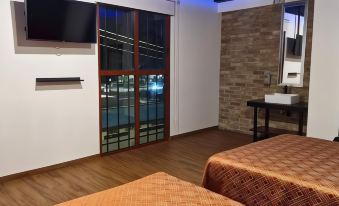 2. Hotel Ma..