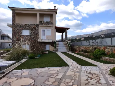 Dimitris Vaso’s Villa with Sea and Mountain View_ Hotels in 