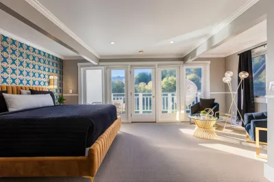 Boho Manor Hotels in Jenner