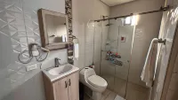 Piscina Sarita Club Boutique Hotels in Girardot