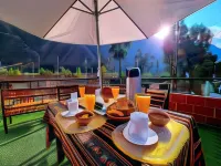Valle verde, Hostel & camping