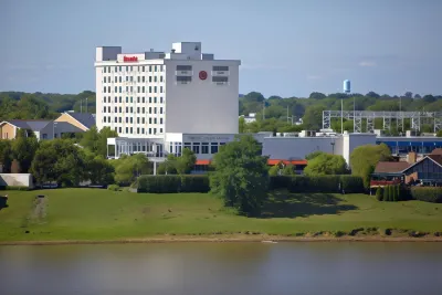 Sheraton Louisville Riverside Hotel Hotels in Jeffersonville