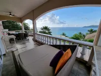 Au Fond de Mer View
