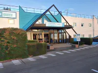 Kyriad Direct Orleans - Olivet - la Source - parking