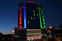 Holiday & Business Hotel - Em Frente ao Centro de Eventos e Arena Conda Hotel a Chapecó