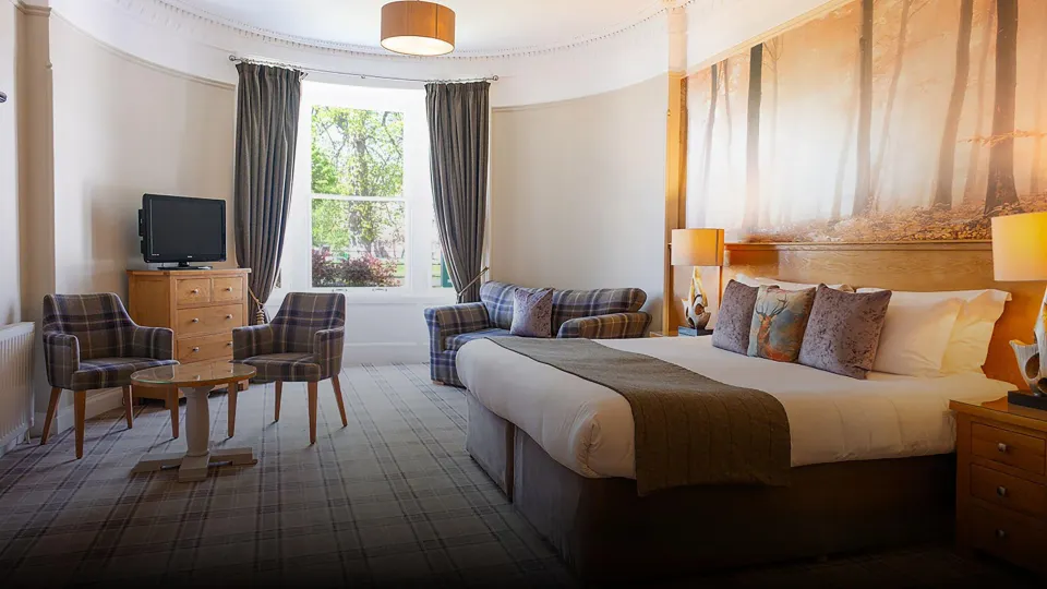 Glen Mhor Hotel at Uile-Bheist 'Brewstillery'