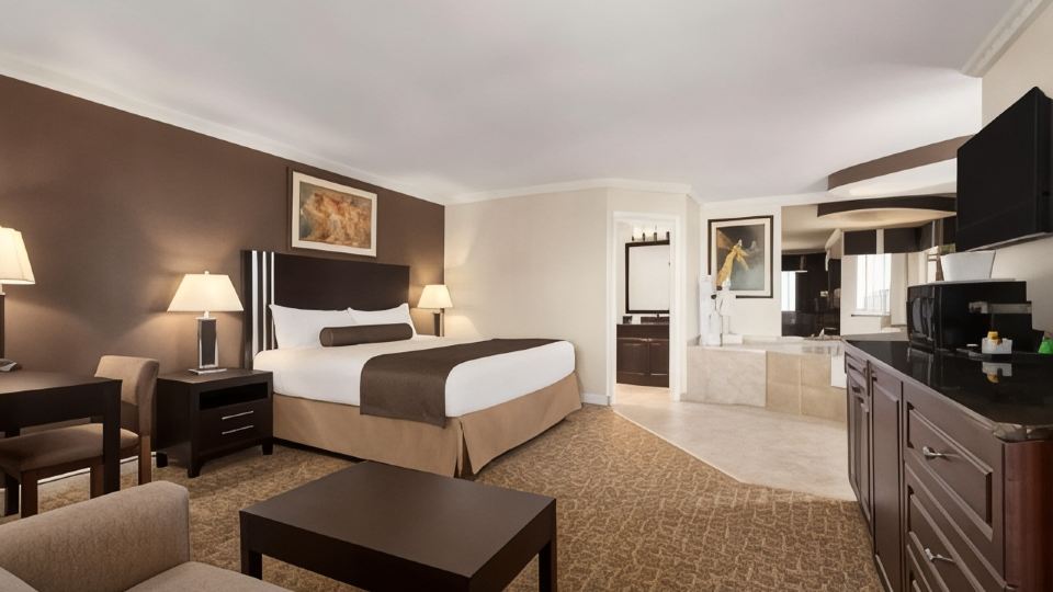 Travelodge by Wyndham Kamloops Mountview