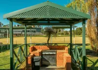 Deniliquin Country Club Motor Inn Hotels in Deniliquin