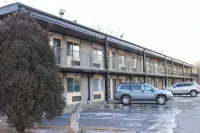 Travelodge by Wyndham Livonia/Canton/Novi Detroit Area Hotels in Plymouth