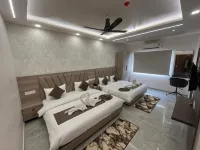 Aaditri Inn Hotels in Khararaiech Khurd