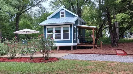 Lil' Retreat on Poorhouse