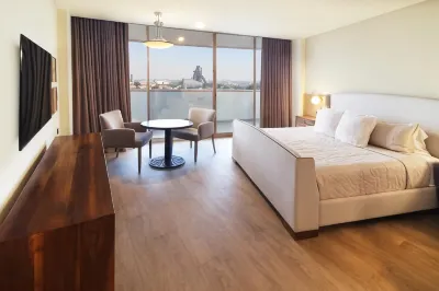 Holiday Inn Monterrey-Parque Fundidora 아레나 몬테레이 주변 호텔