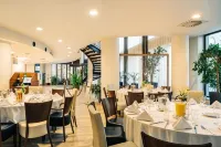 Holiday Inn Lodz Hotels in Паб'яніце