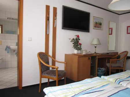 Hotel Haus Marienthal Отели в г. Райхенбах-им-Фогтланд