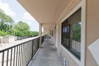 Travel Inn & Suites