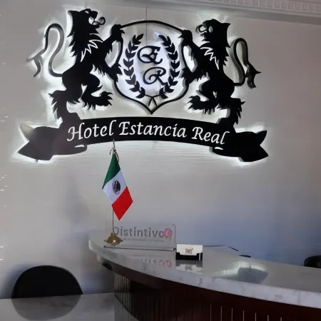 Hotel Estancia Real