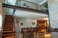 RITO HALL DA SERRA Hotels in Alvados