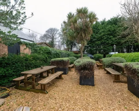 Bosuns Chair Hotels in Lymington and Pennington