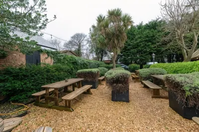 Bosuns Chair Hotels in Lymington