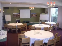Best Western Plus the Tudor-Box Hill - sarapan