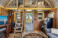 The Cowskin Bunkhouse - Lakeview Getaway - perfect for fishermen/small families!