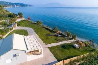 Seashore Stream Suites - parking