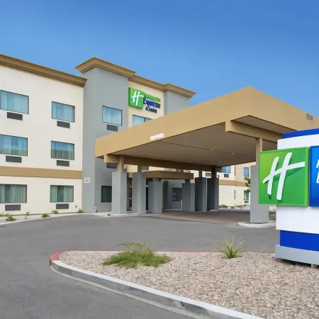 Holiday Inn Express & Suites GLOBE by IHG
