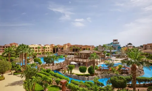Coral Sea Aqua Club Resort