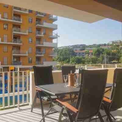 Apartment Sleeps 4 with Sea View Others