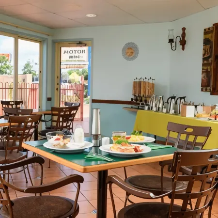 Villa Mirasol Motor Inn