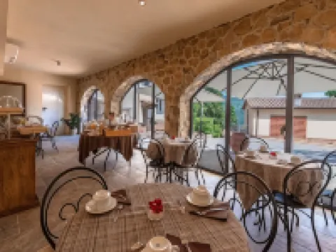 อิล บอร์โก ดิ วิลลา เชลลาเอีย โรงแรมในDicomano