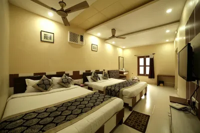 Hotel Satkar Hotels near Hotel picnic party