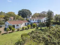 Bizafrika Guest Lodge & Conference Center Hotels in Kloof