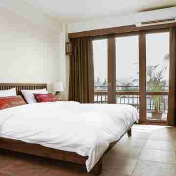 Green Tiger House Rooms