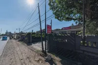 RedDoorz Syariah @ Jl Raya Sukabumi Hotel a Gekbrong