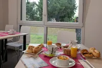 Kosy Appart'Hotels Troyes City & Park - 早餐