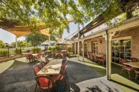Nightcap at Macquarie Inn - breakfast