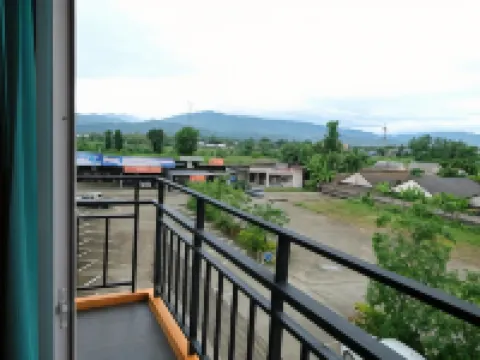 โรงแรมสลีพพิง ทรี โรงแรมในฝาง