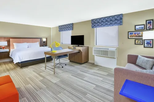 Hampton Inn & Suites Cleveland/Oakwood Village Hotels in Macedonia