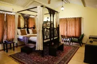 The Colonial Manek Manor