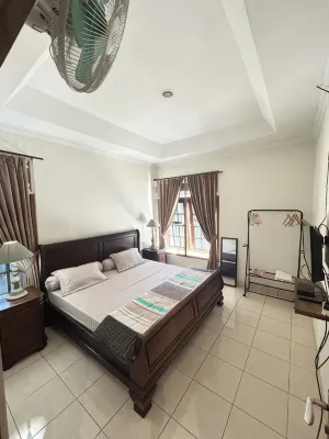 Villa Cicilia Hotel dekat Gapura Tol Kahyangan, Magelang